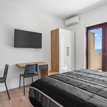 Kalebic * ドゥギ・ラット